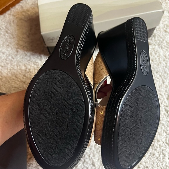 Soft Styles  Tan Wedge Cork Shoes with Intricate Woven Design size 7.5 NIB - Picture 12 of 14